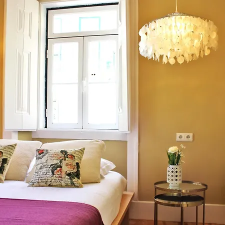 Sm2 Romantic By The Gardens Pr Real & Bairro Alto Лиссабон